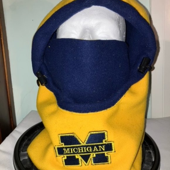 Michigan Wolverines reversible hood for motorcycling moves with head mov… main image 4